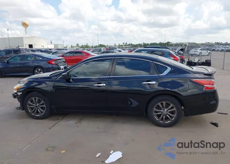 2015 Nissan Altima 2.5 S z USA, uszkodzony, nr VIN 1N4AL3AP3FC573285